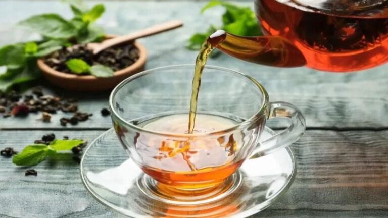 دم کردن چای؛ طرز تهیه چای ایرانی و خارجی + زمانبندی دقیق